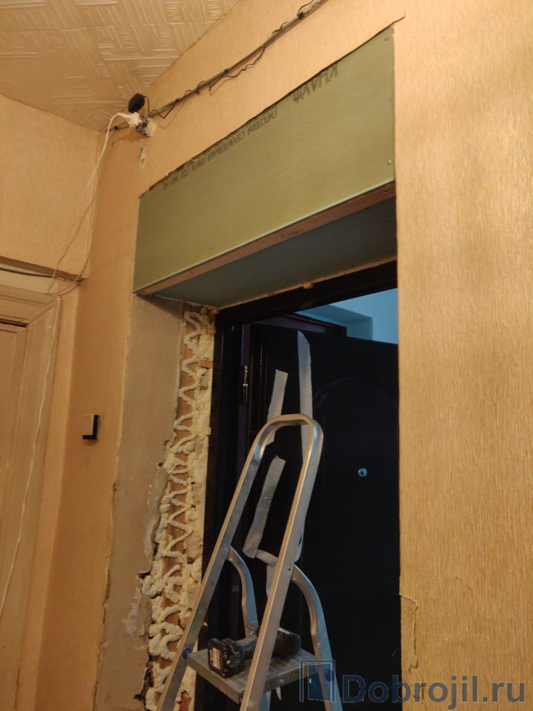 Обшивка балкона ламинатом. Цена отделки в Киеве на 08.07.2022